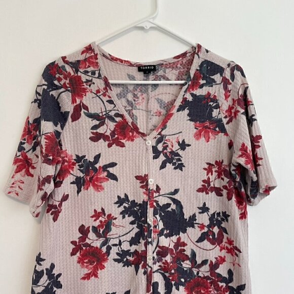 TORRID 0 Plus Size Favorite Tunic Waffle V-Neck Faux Button Front Hi-Lo Floral L - Picture 5 of 13